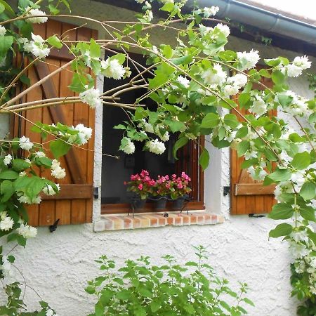 Aux Marguerites Villa Sainte-Genevieve-les-Gasny Exterior photo