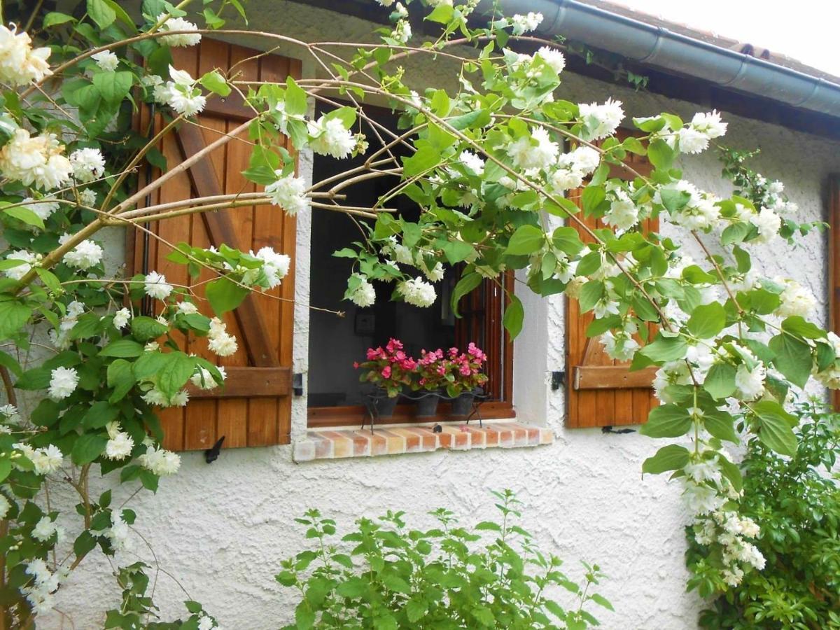 Aux Marguerites Villa Sainte-Genevieve-les-Gasny Exterior photo